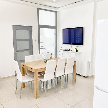 Luxury Apartment In The Centre Ac Parking Garden Budapest Bagian luar foto