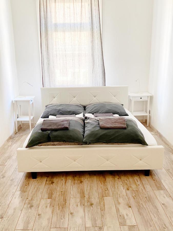 Luxury Apartment In The Centre Ac Parking Garden Budapest Bagian luar foto